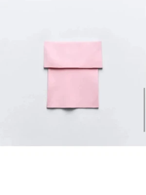 Rosa tub topp från Zara använd endast 1 gång - Snygg rosa  tub topp från Zara använd endast 1  med enkel och stilren design 