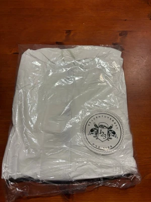 Vit studentoverall one size - Hel vit studentoverall i one size