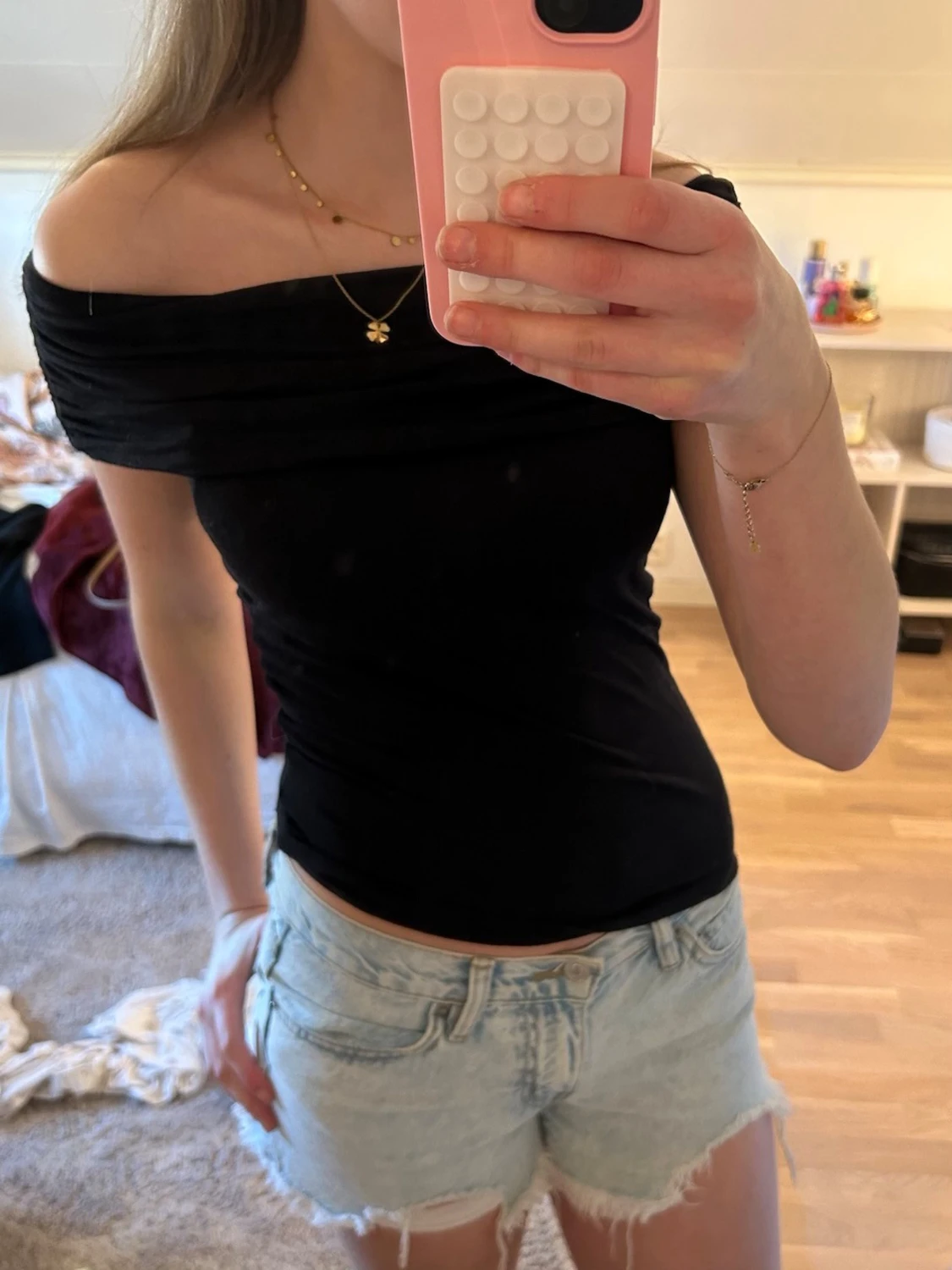 Svart offshoulder topp