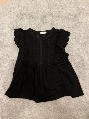 gullig topp - jättesöt typ, nästan oanvänd❣️