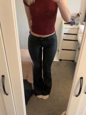 Skinnbyxor  - Bara testade😊                                          Innerbenslängd: 83cm