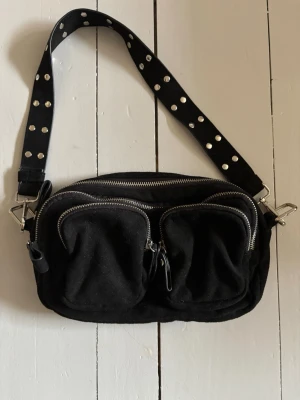 Svart väska - Fint skick, inga defekter🩷