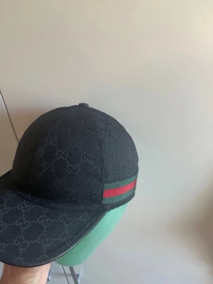Gucci keps - PRIS är inte förhandlingsbart!!                   Black label, nyskick inga fel eller skador. 