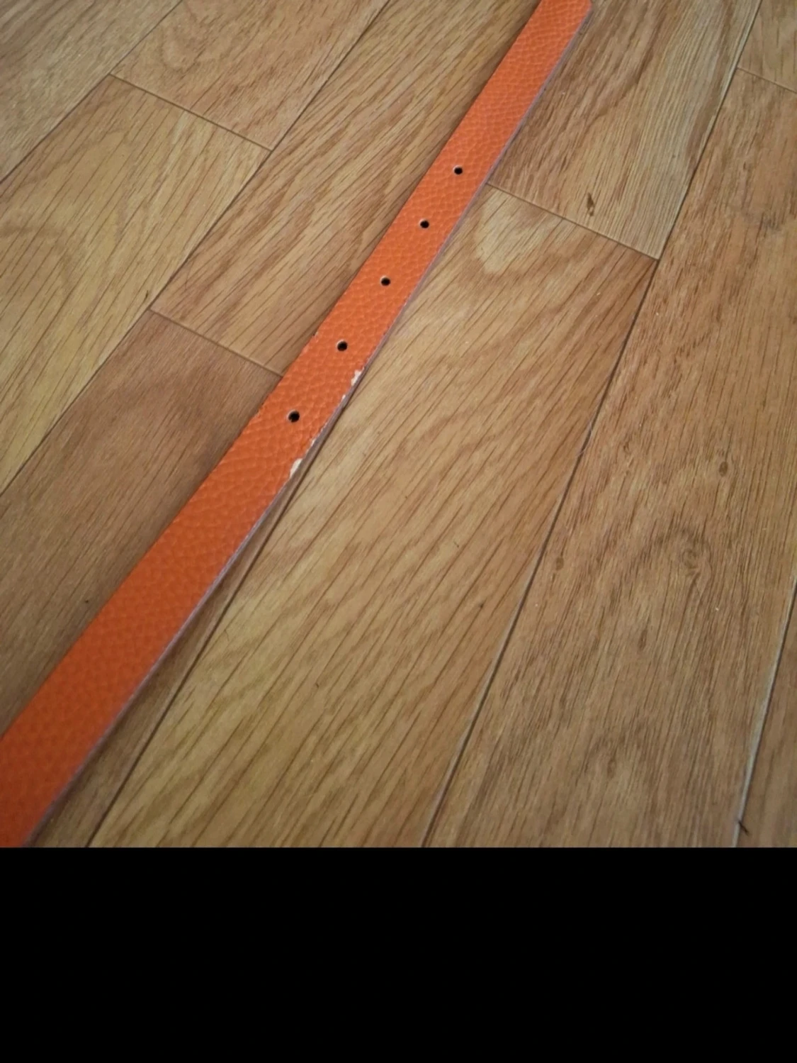 Smal orange skinnbälte med gulddetalj - 2