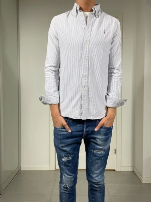 Polo Ralph Lauren Skjorta   - Säljer nu denna randiga Polo Ralph Lauren Skjorta, skriv för fler bilder/frågor🙌🏼