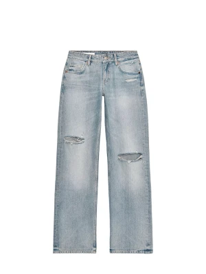 Zara lågmidjade vida jeans - Säljer ett par ljusblå jeans från Zara som är i storlek 36. Har endast använt ett fåtal gånger. Jeansen är slutsålda på Zaras hemsida