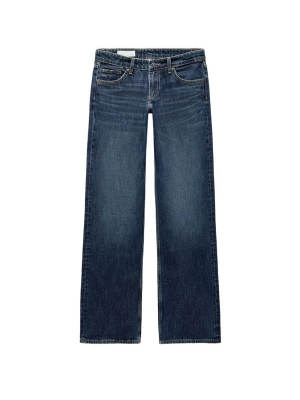 TRF wide leg från zara - Snygga mörkblå jeans med raka/vida ben och låg midja från Zara. Jag är ca 170 och dem är lagom i längden på mig, säljer endast då jag vill köpa samma men i en storlek större (dessa är 32 men passar mig som är 34-36)! Supersnygg lite urtvättad färg! Använda max 5 gånger. Varit slutsålda länge! Skickar samma dag som de köps❤️