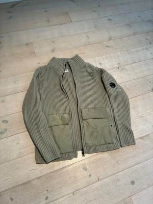 Cp company cardigan  - Sjukt fet cp company cardigan i storlek 50 (~L)