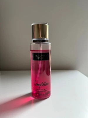 Victoria’s Secret Temptation  - Se bilder för mängd. 