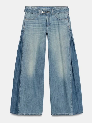 Jeans Zara - slutsålda / virala storlek 32 (34kr - Helt nya med lappar kvar. Storlek 32, men mer som en 34a. Stora i storlek. 