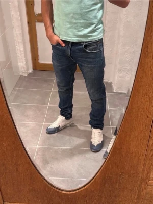 Replay jeans  - Ett par snygga byxor från Replay i storlek W32 L30 i modellen Johnfrus 