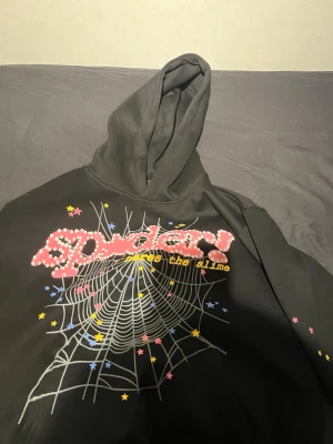 Sp5der hoodie - Storlek M o använd
