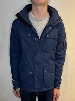 McKinley Vårjacka - Strl - M | Skick - 10/10 | Nypris - ca 1500kr | Vid minsta lilla fundering är det bara att höra av sig!