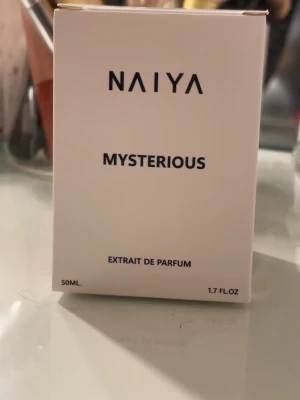 Oöppnad parfym från NAIYA inspirerad av ysl libre  - Doftar precis som originalet enligt mig, 50ml oöppnad. Nypris 360kr