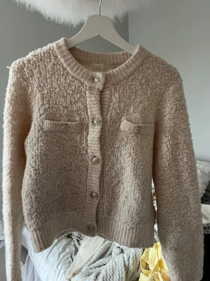 Beige kofta - Jätte mjuk å skön!!💕