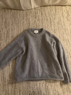 Mohair  blandning stickad tröja  - Hm edition allpacka kashmir tröja. Storlek s som ny! Mohair. Nypris 999 mitt pris 600