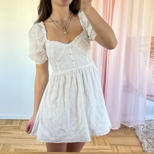 Klänning!  - Så fin sommarklänning! Fin till skolavslutning eller student 