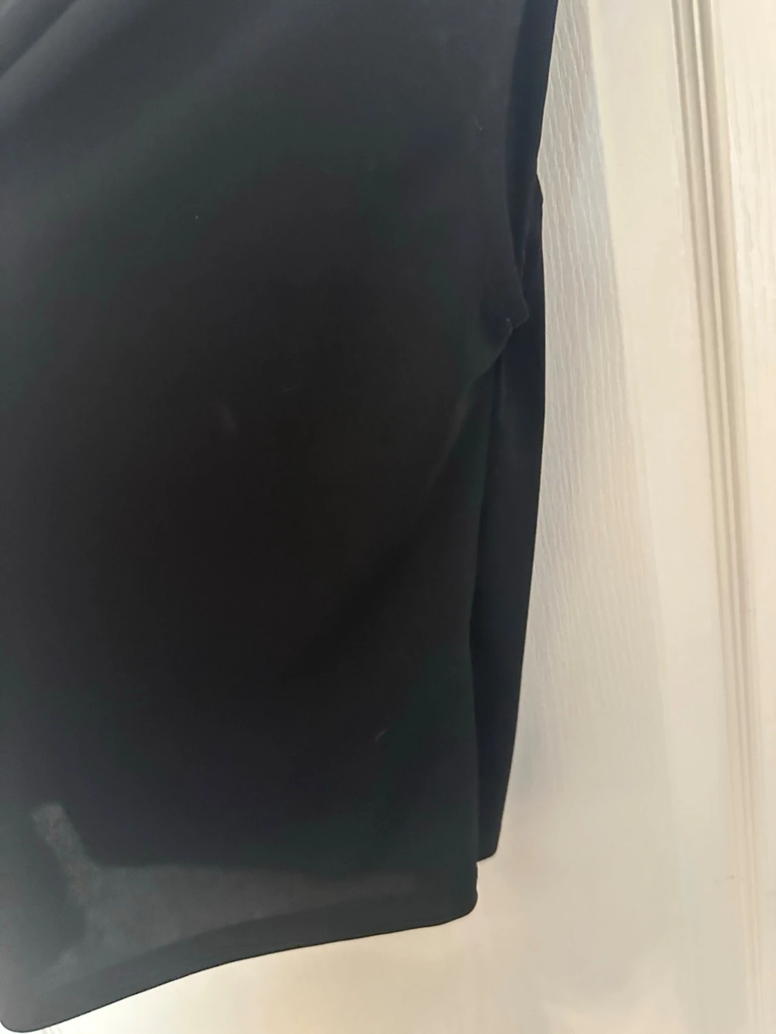 Svart draperad ärmlös topp/blus  - 4
