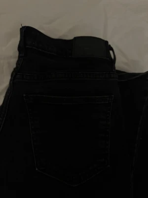 Low waist ginajeans - Low waist flared jeans från gina tricot, mycket bekväma