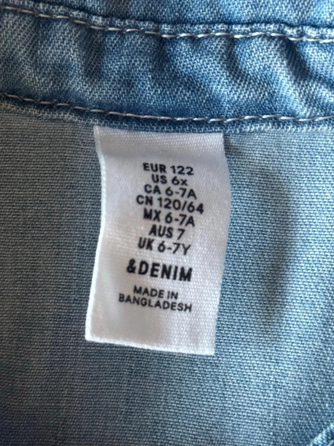 Ljusblå jeansklänning med knappar - 2