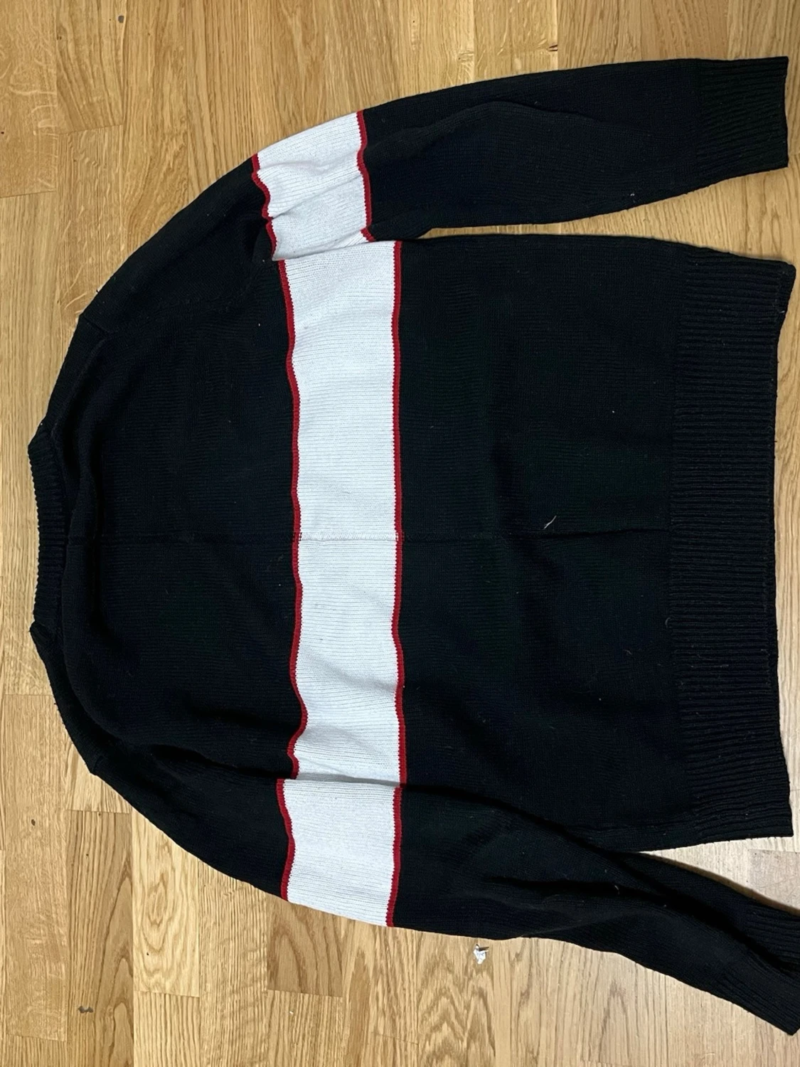 Svart stickad tröja från Givenchy - 1