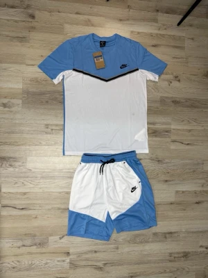 Nike-set - Nike-set blå vit
