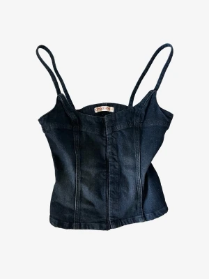 Jeanstopp  - Mörkblå jeanstopp från Gina Tricot som är använd ett fåtal gånger 🦋 💙