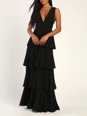 Svart balklänning - Jättefin svart balklänning med volanger från LuLus. Ny med prislapp och endast testad så inga defekter. Nypris 1250kr💕