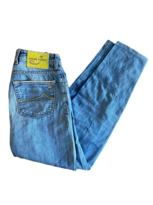 Jacob Cohens 622 Limited Edition  - Säljer ett par limited edition Jacob cohen jeans i modellen 622. Jeansen är nummer 63 av 180 tillverkade. Skicket är jätte fint, som nytt. Storlek 30. Nypris på dem ligger runt 5200kr och jag säljer dem endast för 1099kr, pris kan diskuteras.