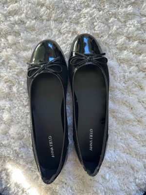 Ballerinaskor  - Helt oanvända ballerina från Anna Field i storlek 43, jättefina!! Nypris 550 kr men säljer för 450 kr