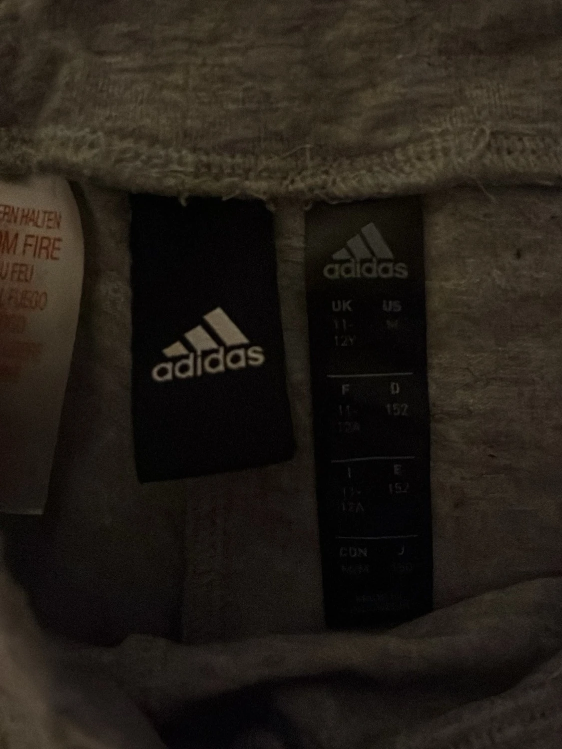 Grå leggings från Adidas med rosa ränder - 1