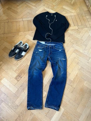 Abercrombie&Fitch Selvedge jeans - Skick 9/10 ända defekten är hålet i bakfickan. Storlek W31 L30 passar någon runt 170-175.