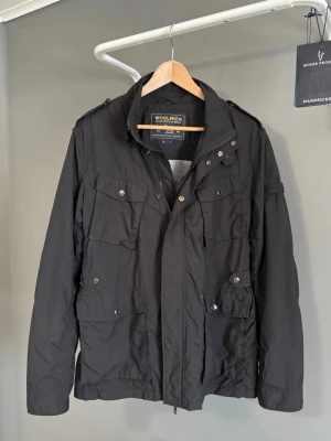 Woolrich fieldjacka  - Super fint skick | L men passar M | Ingen defekt | dubbelzip