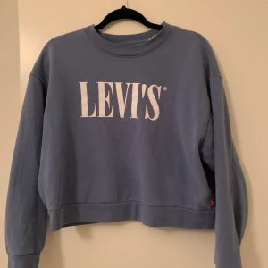 Levi’s sweatshirt  - Bra skick. Använd ett fåtal gånger 💕