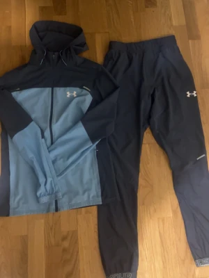 Under Armour tracksuite blå ,grå - Under armour tracksuite grå o blå .