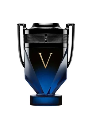 Paco Rabanne Invictus Victory Elixir - Parfymflaska från Paco Rabanne i form av en pokal med djupblå och svart glasdesign. Flaskan har ett stort guldfärgat V på framsidan och svarta detaljer upptill. En snygg och modern doftaccessoar för dig som gillar stilrena och unika flaskor.