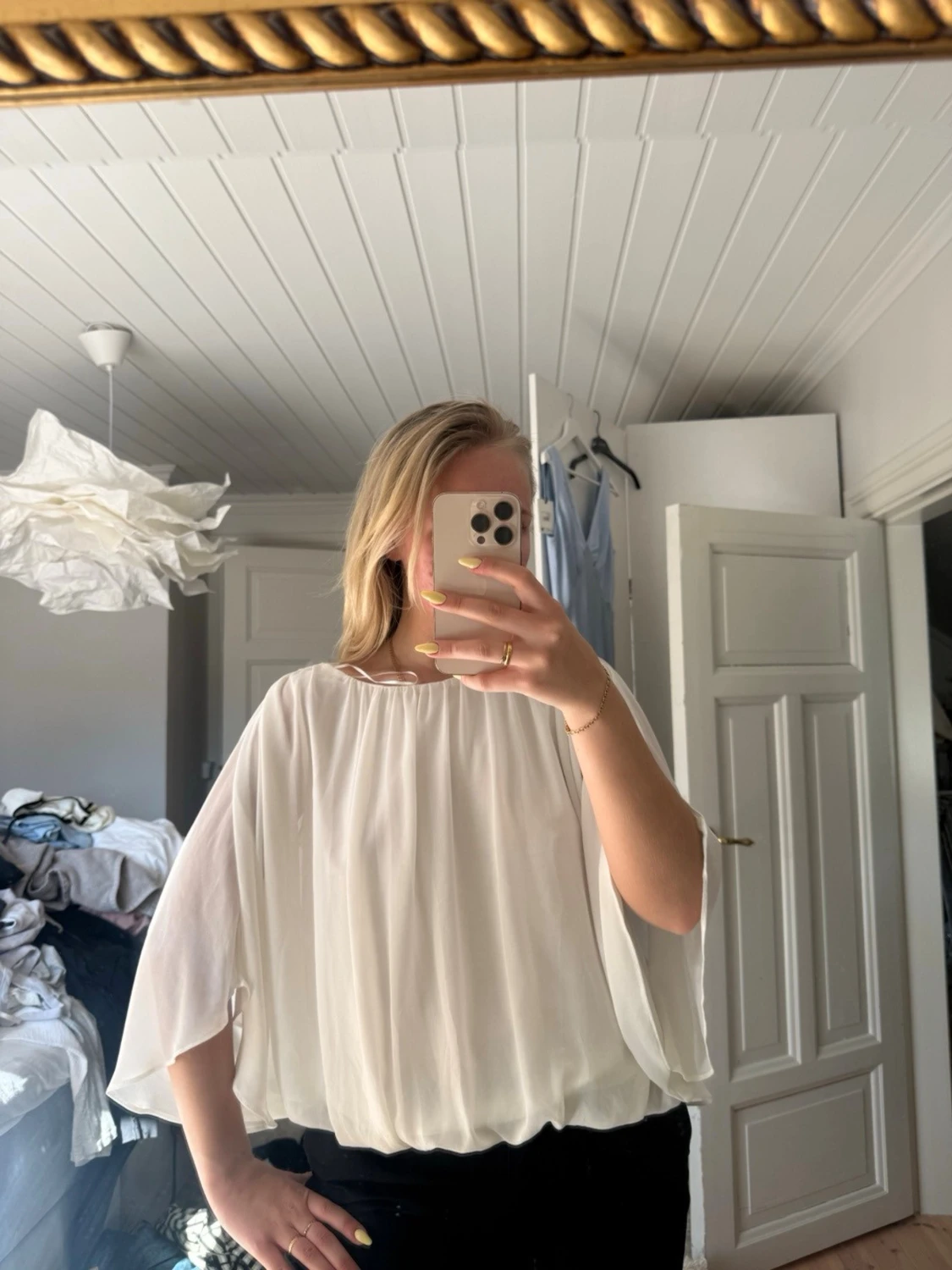 Vit vid blus med trekvartsärm - 1