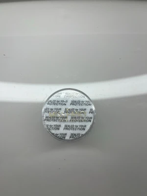 Glitter chrome silver - Köpt på Missfancy, den finns inte längre att köpa på hemsidan. Har använt väldigt lite av den, kostade 79kr ny.