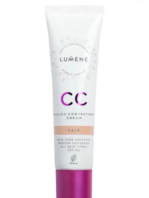 Lumene CC Cream Fair SPF20 - Lumene CC Color Correcting Cream i nyansen Fair den är helt ny och helt oöppnad skriv till mig om ni vill ha någon annan färg 