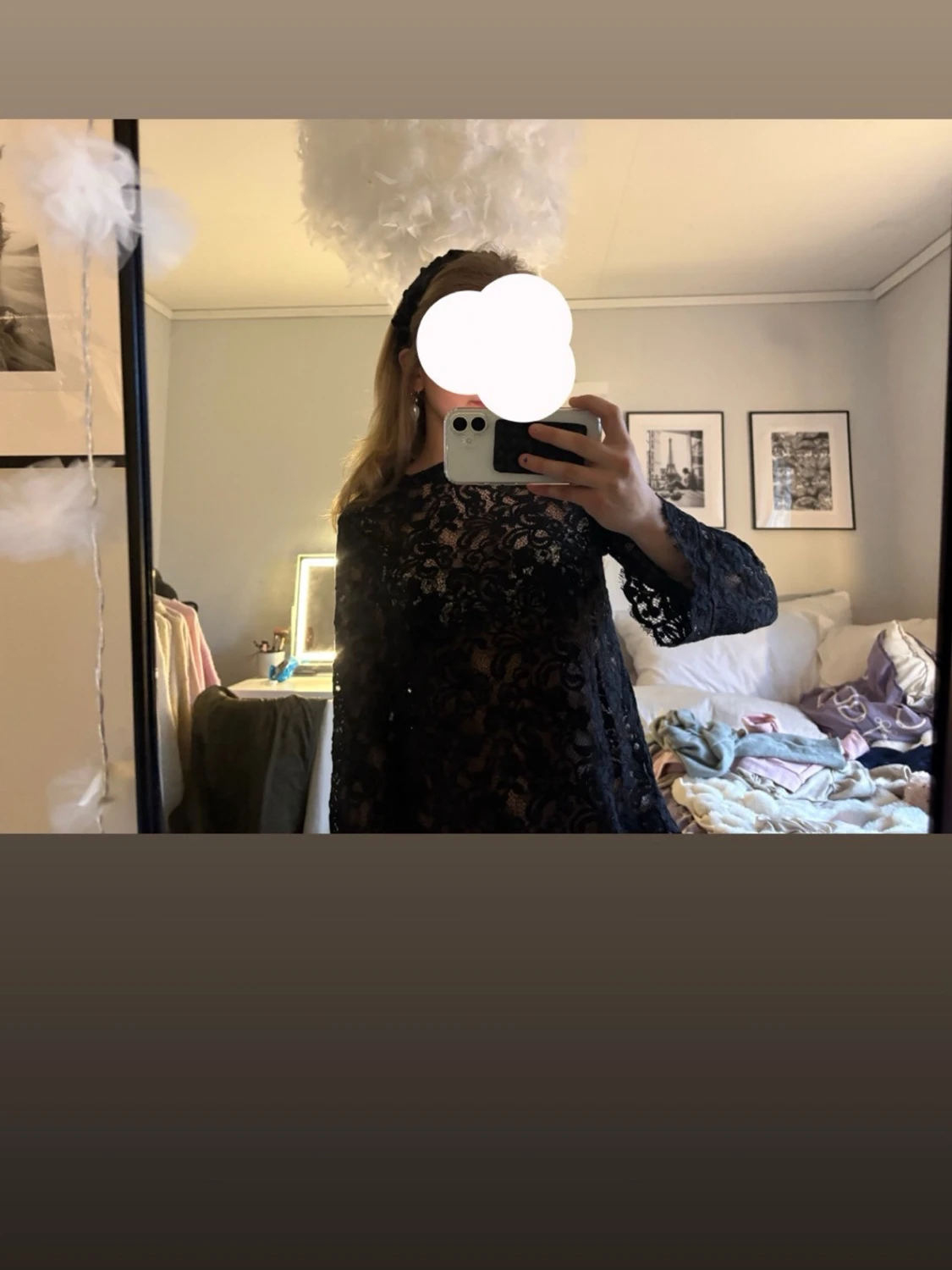 Svart spetsblus med lång ärm - 1