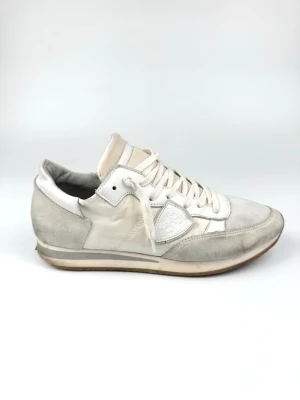 Philippe Model TRPX - Philippe Model TRPX. Storlek 40. Skick 8/10. Leveranstid: 2 arbetsdagar.