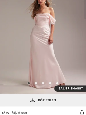 Rosa balklänning  - Superfin rosa balklänning som jag använt en gång💕 