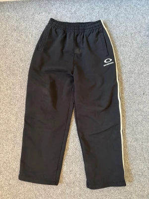 Balenciaga black baggy sweatpants - Size M. true to size, very comfy and fits nice. Questions DM
