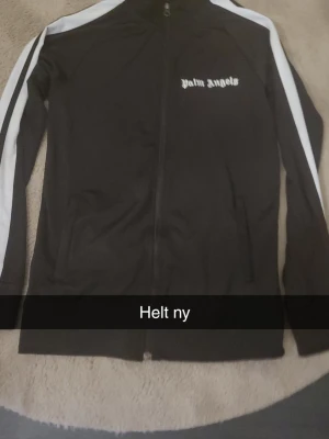 Kofta - Säljer en kofta för behöver pengar o den är helt ny