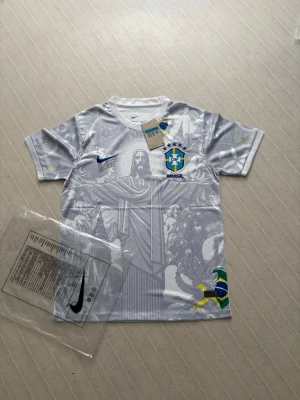Brasilien fotbollströja Nike vit - Special edition Brazil tröja hör av er vid frågor📲