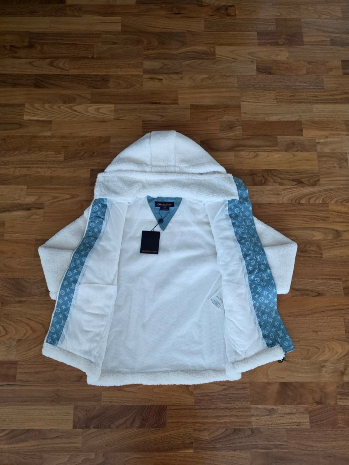 L&V Vit teddyjacka - 1