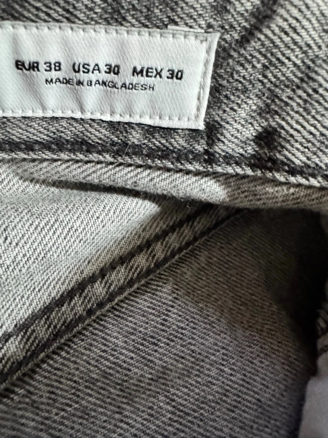 Gråa raka jeans med vintagekänsla - 3