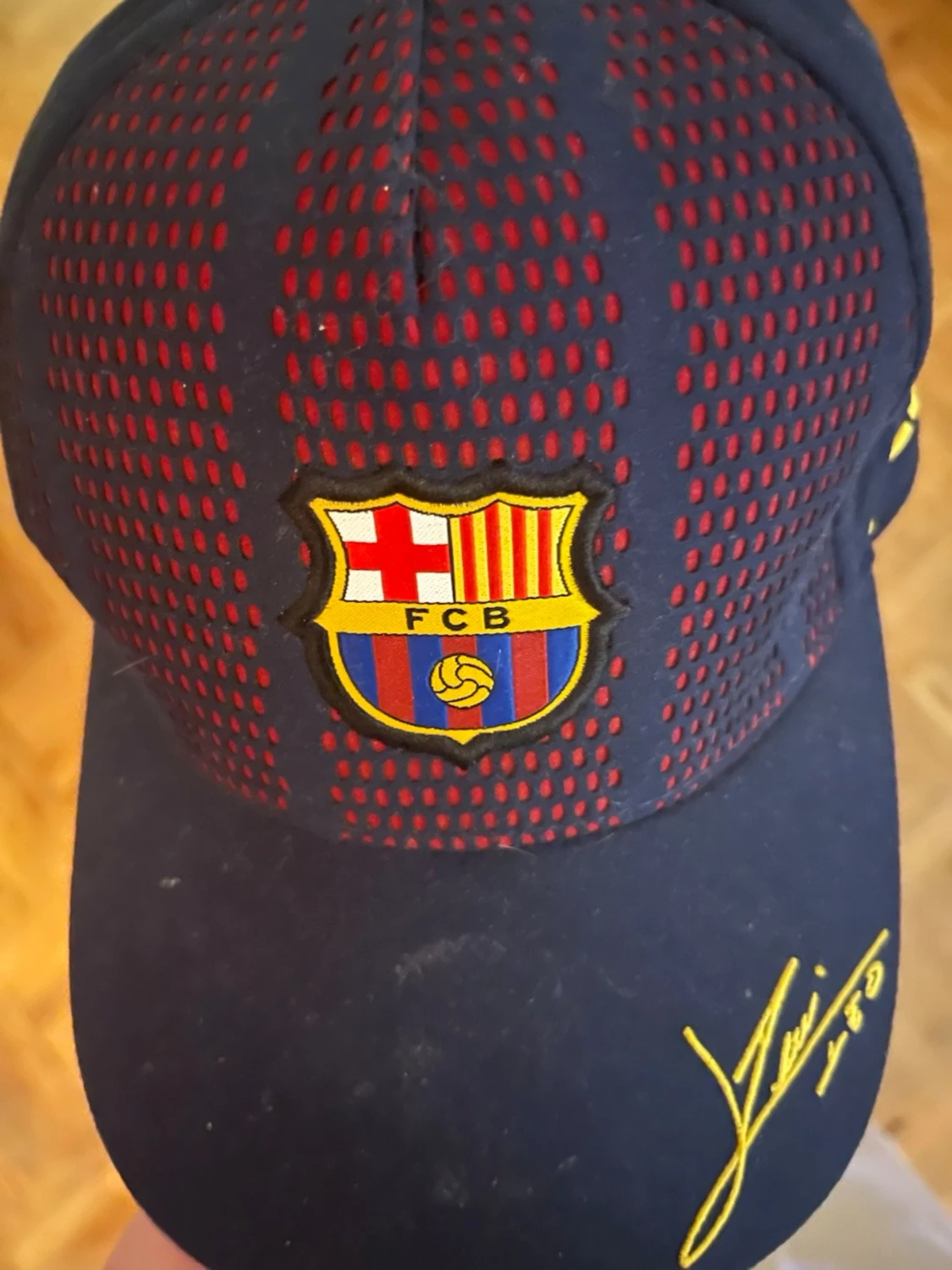 FC Barcelona keps med Messi-signatur