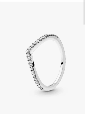 Pandora ring - Säljer denna Pandora ring!!💖💖orginal priset är 449 och den är i väldigt bra skick 