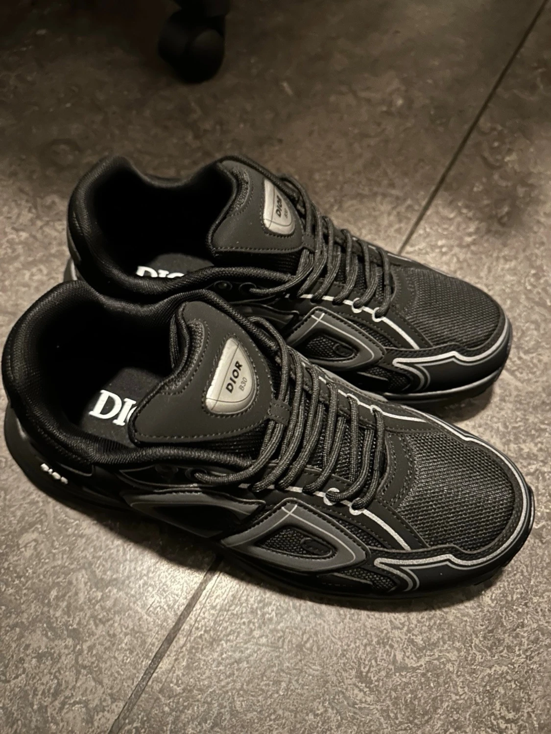 Svarta Dior B30 sneakers helt nya  - 1